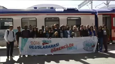 Uluslararası Öğrenciler Abbas Güçlü ile Buluştu