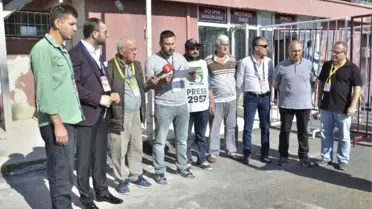 Gazeteciler 'Zulüm Merdivenine' Tepki Gösterdi