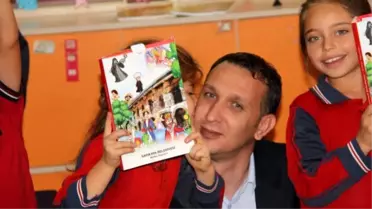 Sarıkaya Masal Gibi' Masal Kitapları Dağıtılıyor