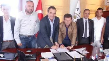 Ayvalık Belediyesi'nde Toplu İş Sözleşmesi İmzalandı