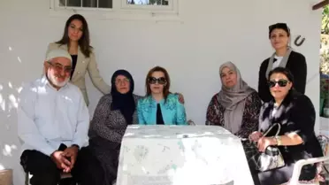 Elazığ'da Protokol Üyelerinin Eşleri, Şehit Ailesini Ziyaret Etti