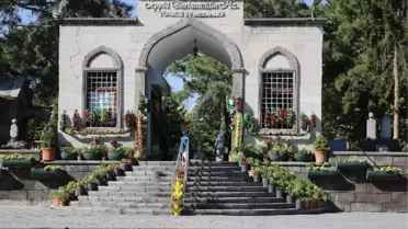 Manevi Mimarımızın Türbesi Yenileniyor