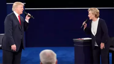 Clinton: Suriye'de Kürtleri Silahlandırmayı Değerlendiririm