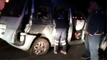 Denizli'de Zincirleme Trafik Kazası: 2 Ölü, 3 Yaralı