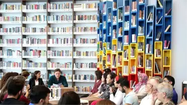 Kitap Cafe'nin İlk Konuğu Tuna Kiremitçi