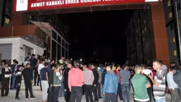 Öğrenciler Yurt Yönetimi Protesto Etti