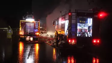 Tem Otoyolu'nda Tekstil Malzemesi Yüklü Tırda Yangın