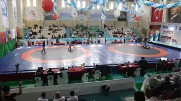 2. Balkan Güreş Şampiyonası Başladı