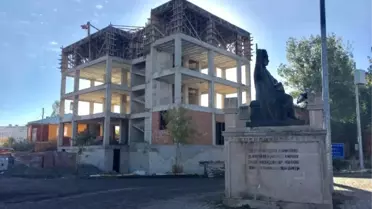 Çıldır Belediye Oteli Yükseliyor