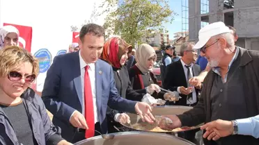 Sarıkaya Belediyesi Aşure Dağıttı