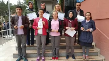 Kazanım Değerlendirme Sınavı'nda Başarılı Olan Öğrencilere Hediyeleri Verildi