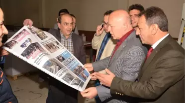 Başkan Sekmen, Zafer Medya Ofset Baskı Tesislerini Gezdi
