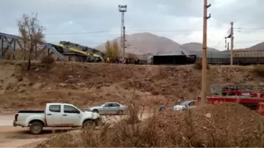 Sivas'ta Yük Treni ile Manevra Treni Çarpıştı, 4 Makinist Yaralı