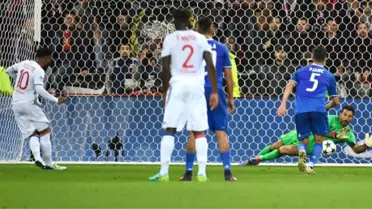 Buffon, Dün Gece 'En Çok Penaltı Kurtaran 2. Kaleci' Oldu