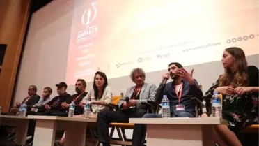 Toz', Afganistan'da Silahların Gölgesinde Çekildi
