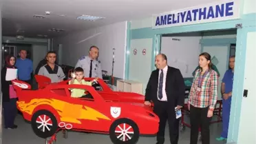 Araba Sedyeyle Çocuklar Ameliyata Güle Oynaya Gidiyor
