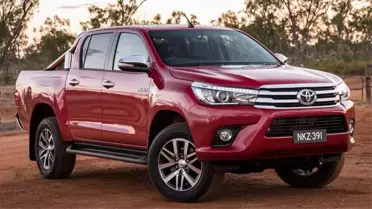 Toyota Hilux'tan Parkour Gösterisi