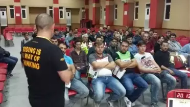 Motosiklet Tutkunları Eğitimden Geçti