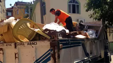 Evden 3 Kamyon Çöp Çıktı