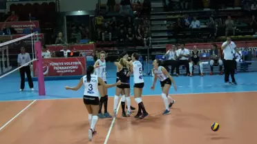 Seramiksan Evinde Vakıfbank'ı Ağırlıyor