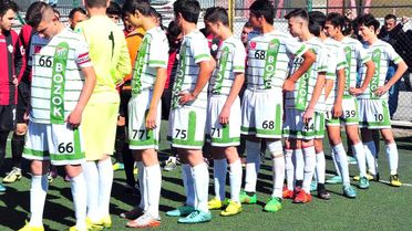 16 Yaşında Futbolcu Oynatan Takım Hükmen Mağlup Edildi