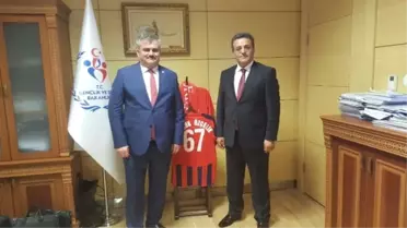 Çaturoğlu, Gençlik ve Spor Bakanlığı ve PTT Genel Müdürlüğü'nü Ziyaret Etti