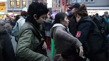Kadınlar Kışanak ve Anlı'nın Gözaltına Alınmasını Protesto Etti