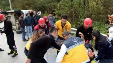 Bolu'da Minibüs Devrildi: 3 Yaralı