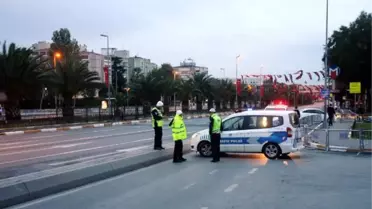 İstanbul'da Bazı Yollar Trafiğe Kapatıldı