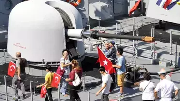 Zonguldak'ta Askeri Gemiler Ziyarete Açıldı