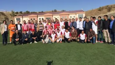 Yeşil Sahada Elazığ - Malatya Dostluğu