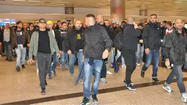 Napoli Taraftarları İstanbul'a Geldi. (Geniş Haber ve Görüntülü Haber)