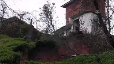 Arhavi'de Toprak Kayması