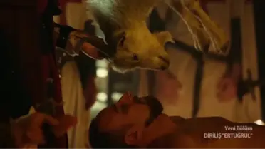 Diriliş Ertuğrul'da Simon'un Ayin Sahnesi Ekrana Kilitledi