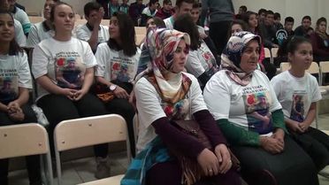 Öğrencilerden Şehit Asker Için Anma Programı