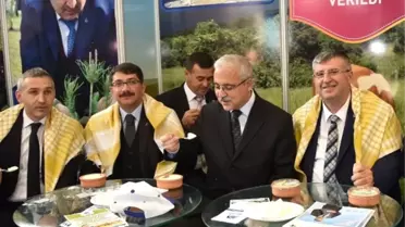 Tarım Fuarı'nda Yunusemre ve Şehzadeler Standına Yoğun İlgi