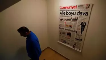 Cumhuriyet'te 9 Yönetici ve Gazeteci Tutuklandı