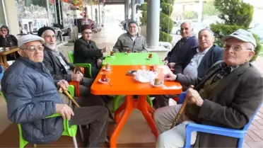 Burhaniye'de Mehmet Kocaatlı Camin'de Sıvaya Başlanıyor