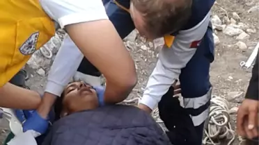 Manisa'da Su Kuyusuna Düşen Kadını İtfaiye Kurtardı