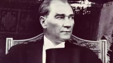 Atatürk'ü Fotoğraflarla Dünyaya Anlatıyor