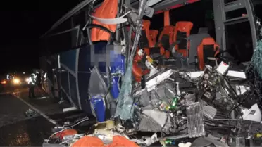 Dha Yurt - Otobüs Tır'a Arkadan Çarptı: 1 Ölü 29 Yaralı