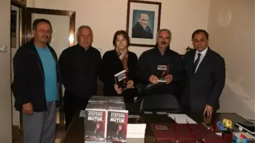 Kulu'da, Yardımlaşma Derneği 'Nutuk' Kitabı Dağıttı