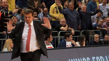 Ergin Ataman, Fenerbahçe'nin Yerli Oynatmamasına Göndermede Bulundu