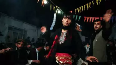 Erkek Çocuklarını Fuhuşa Sürükleyen Gelenek: Bacha Bazi