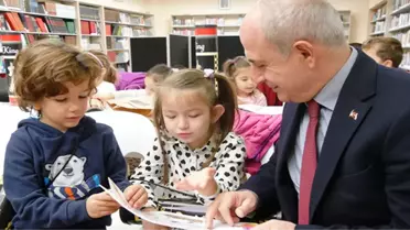 Başkan Akgün, Çocuklara Kitap Okudu