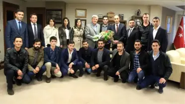 Pomem'i Kazanan Gençler, Başkan Karaosmanoğlu'na Teşekkür Etti