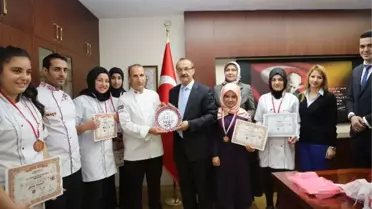 Vali Yavuz, Liseli Aşçıları Kabul Etti
