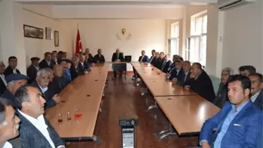 Besni'de Muhtarlar Toplantısı Gerçekleştirildi