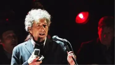 Bob Dylan Nobel Ödül Töreni'ne Katılmayacak