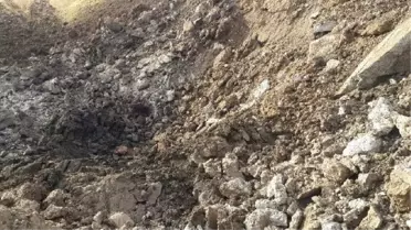 Pkk, Çamura Saplanan Bomba Yüklü Minibüsü Patlattı